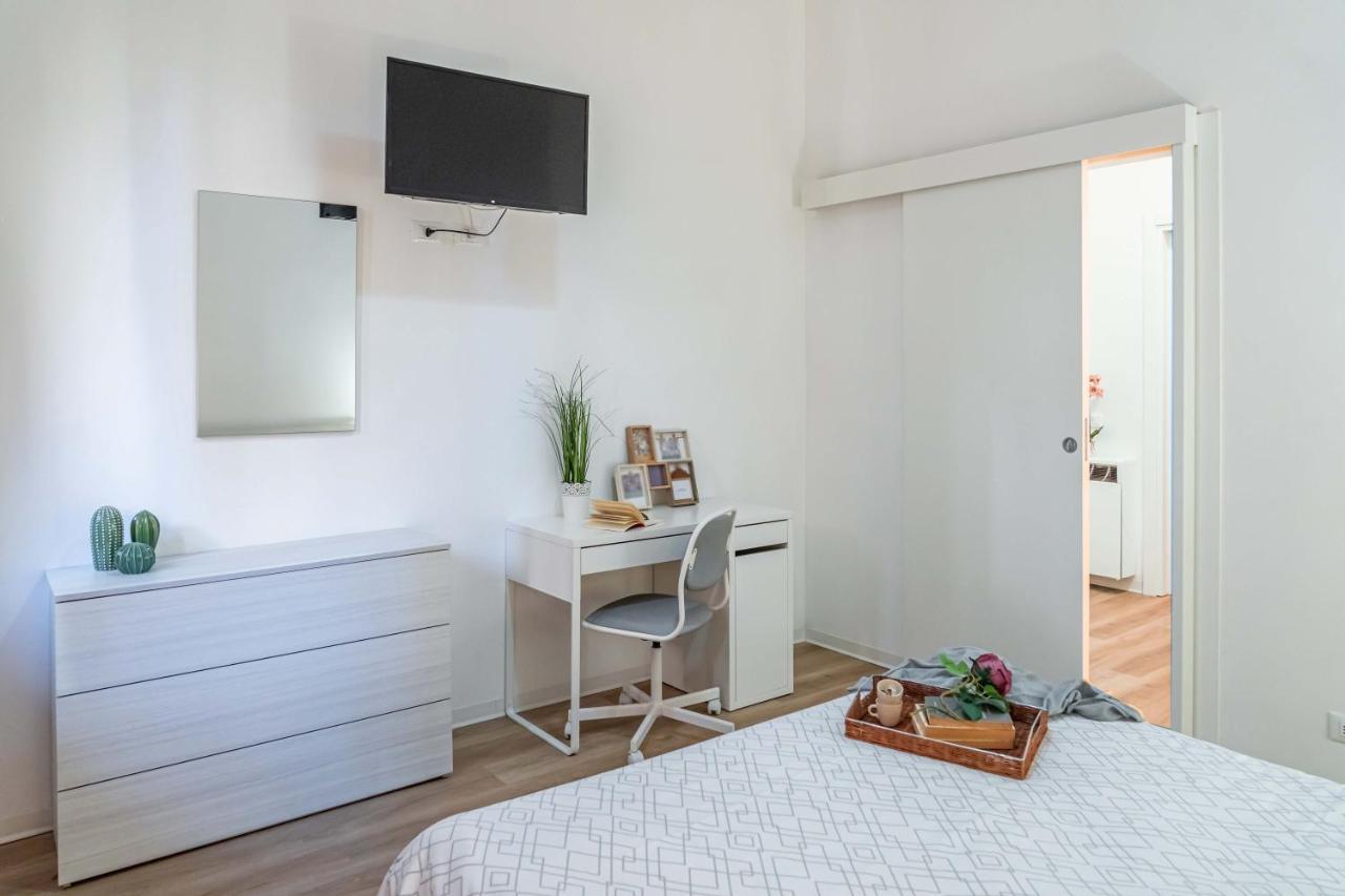 Casa Golgi - Pavia City - By Host4U Bagian luar foto
